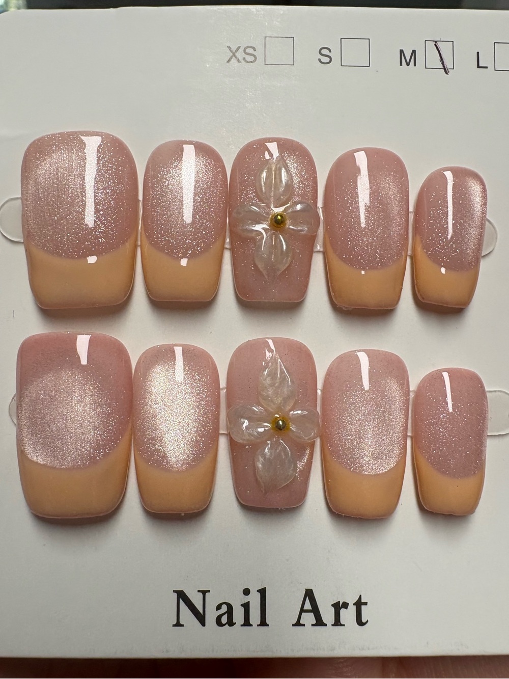 Nail Art Press-On Set in Peach Pink Cat Eye with Floral Accent